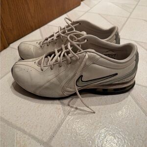 Nike Men's White and Black Athletic Shoes